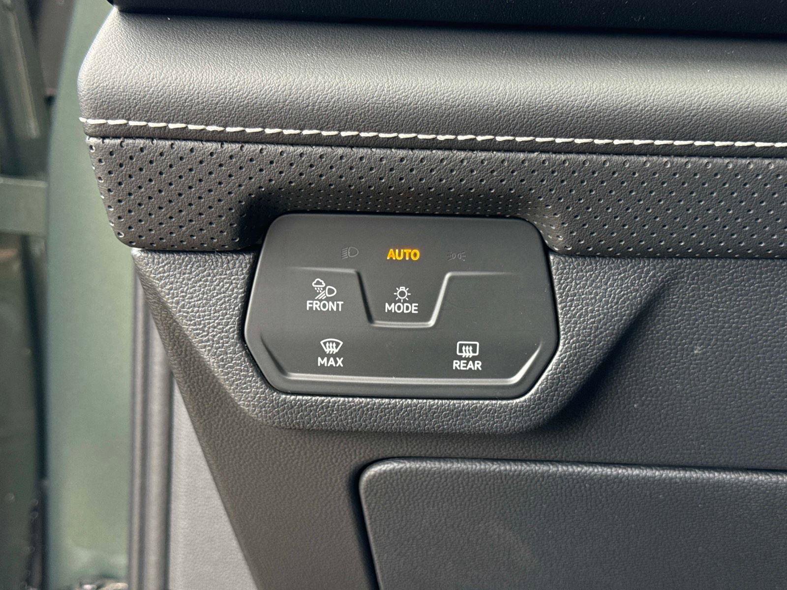 New 2026 Volkswagen Atlas Cross Sport SE image 29