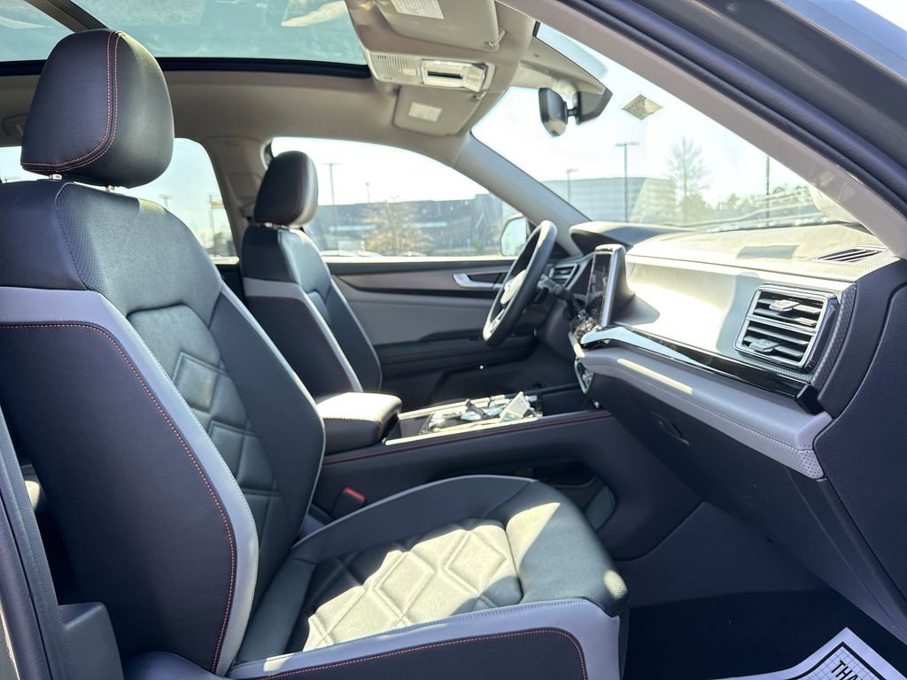 New 2026 Volkswagen Atlas Peak Edition image 22