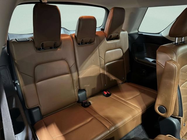 Used 2023 Nissan Pathfinder Platinum AWD/4WD image 26