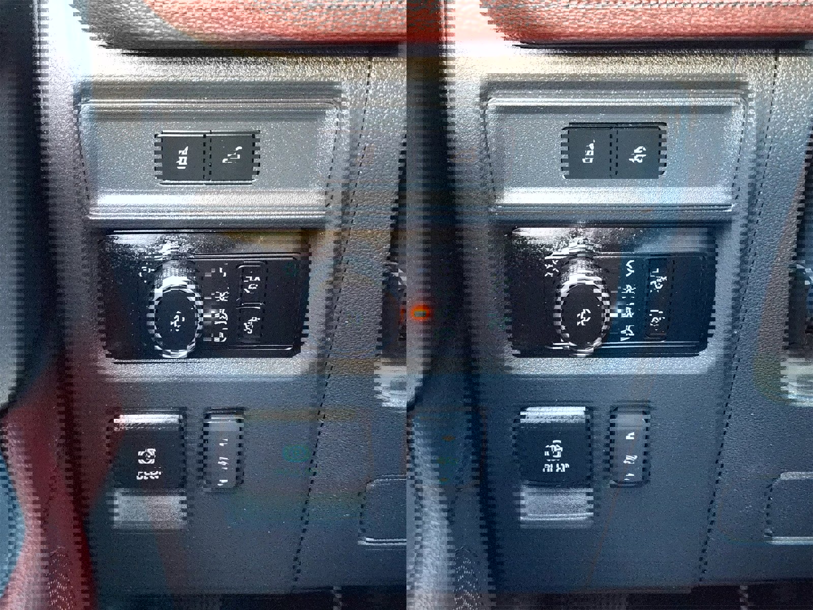 Used 2023 Ford Expedition Limited image 29