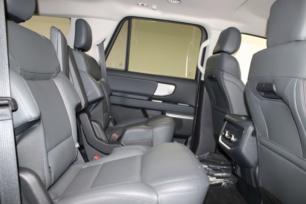 New 2026 Ford Expedition Active image 35
