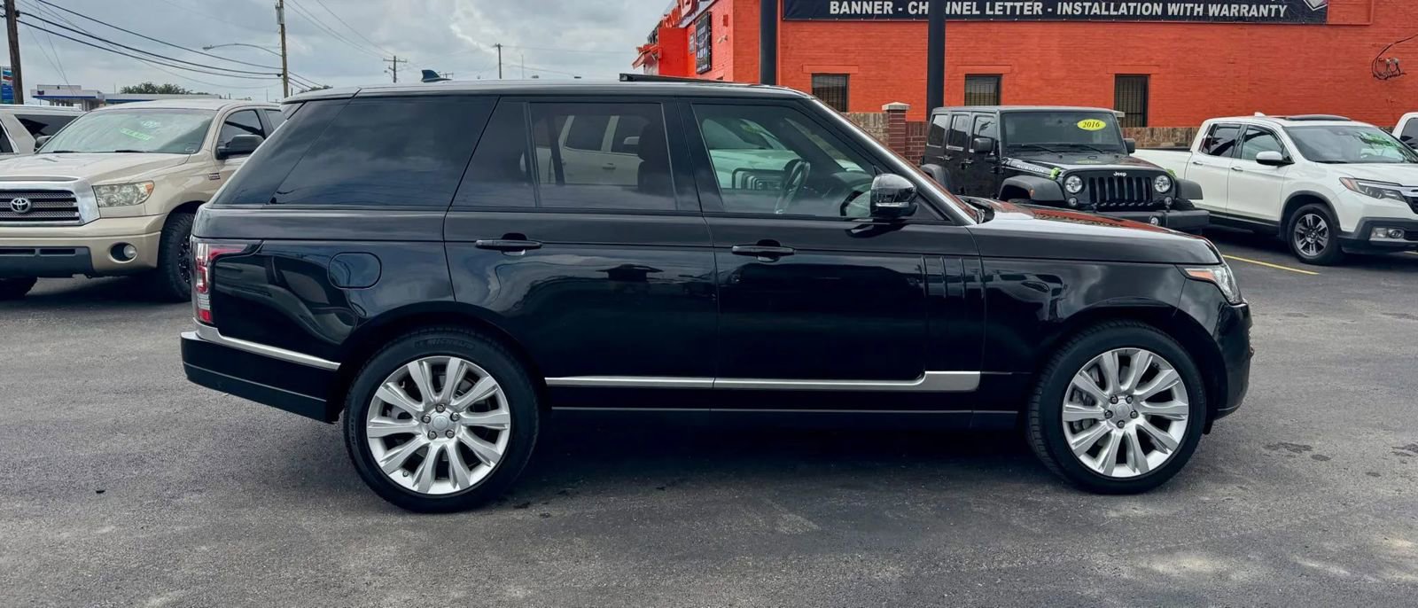 Used 2016 Land Rover Range Rover Supercharged image 8