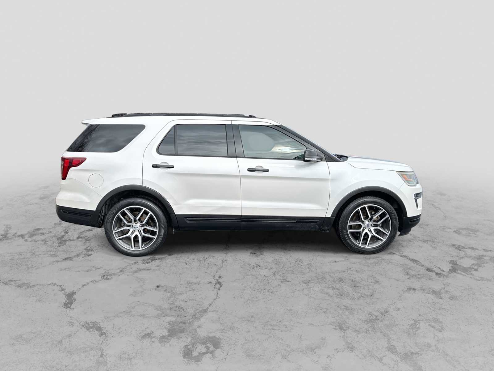 Used 2018 Ford Explorer Sport image 9