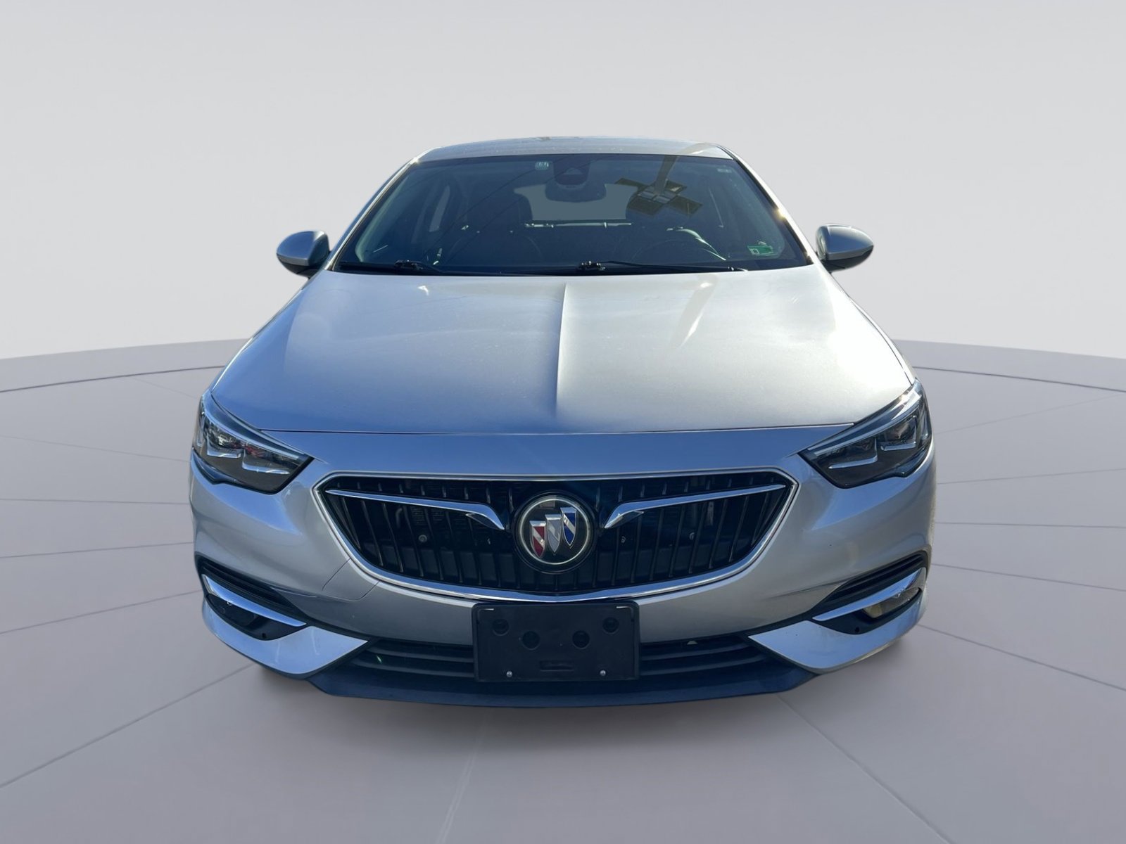 Used 2018 Buick Regal Essence w/ Driver Confidence Package #1 image 12