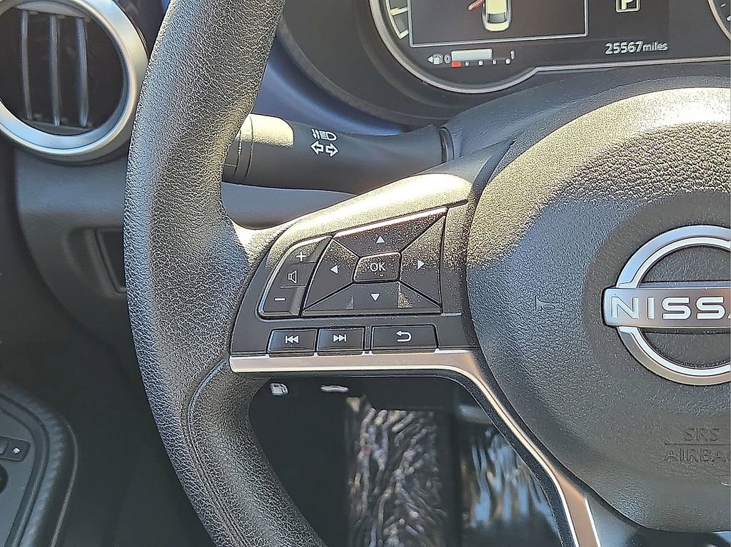 Used 2025 Nissan Versa SV image 18
