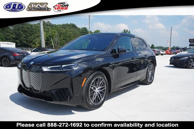 Used 2022 BMW iX xDrive50 w/ Sport Package AWD/4WD image 3