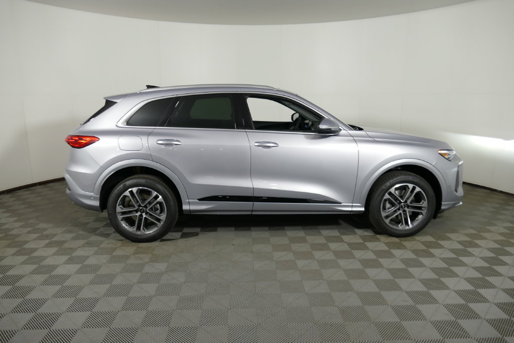 New 2026 Audi Q5 Premium Plus AWD/4WD image 2