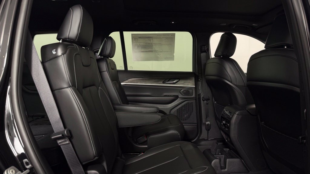 New 2027 Jeep Grand Cherokee L Limited AWD/4WD image 30