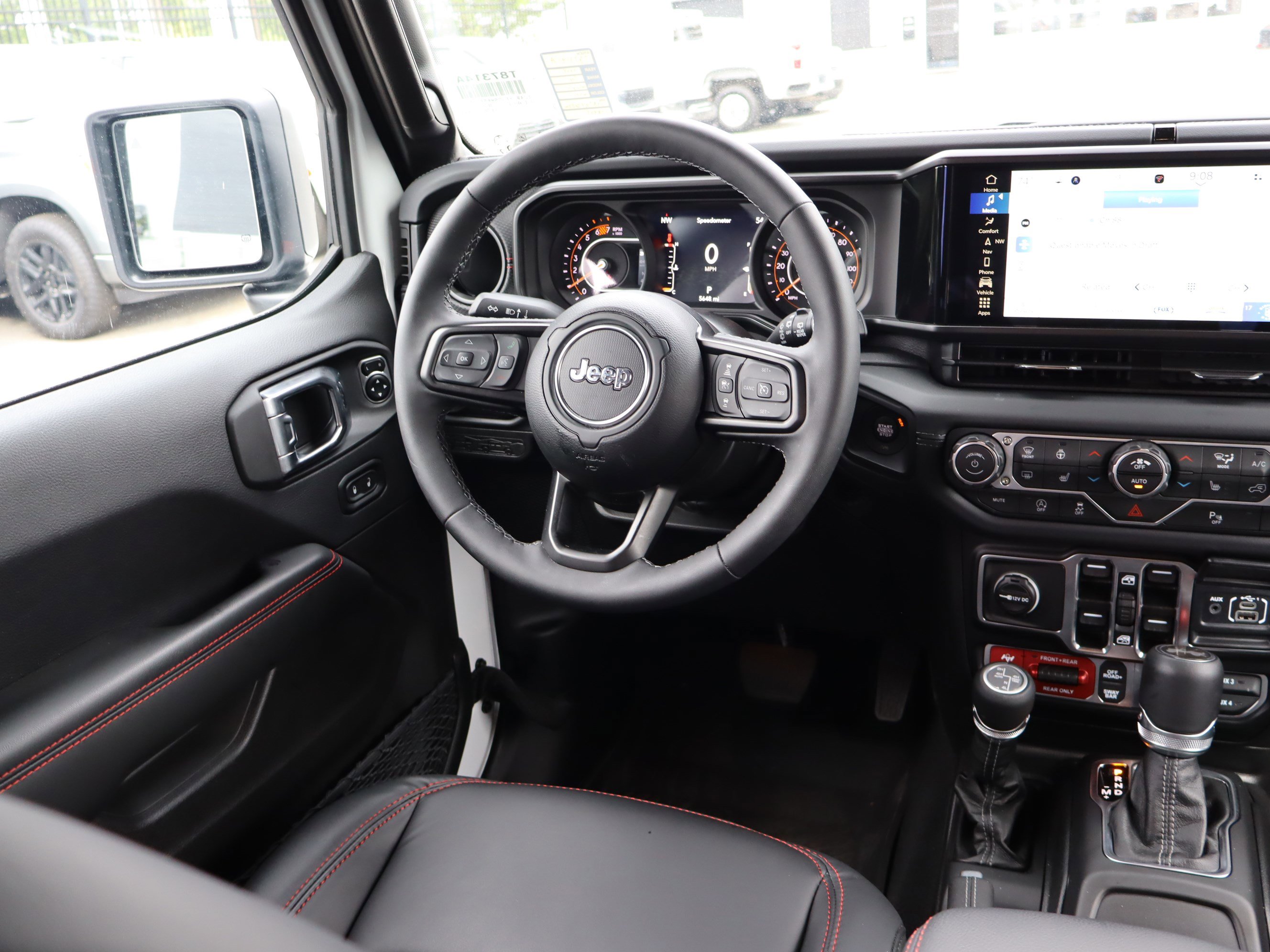 Used 2025 Jeep Wrangler Unlimited Rubicon AWD/4WD image 12