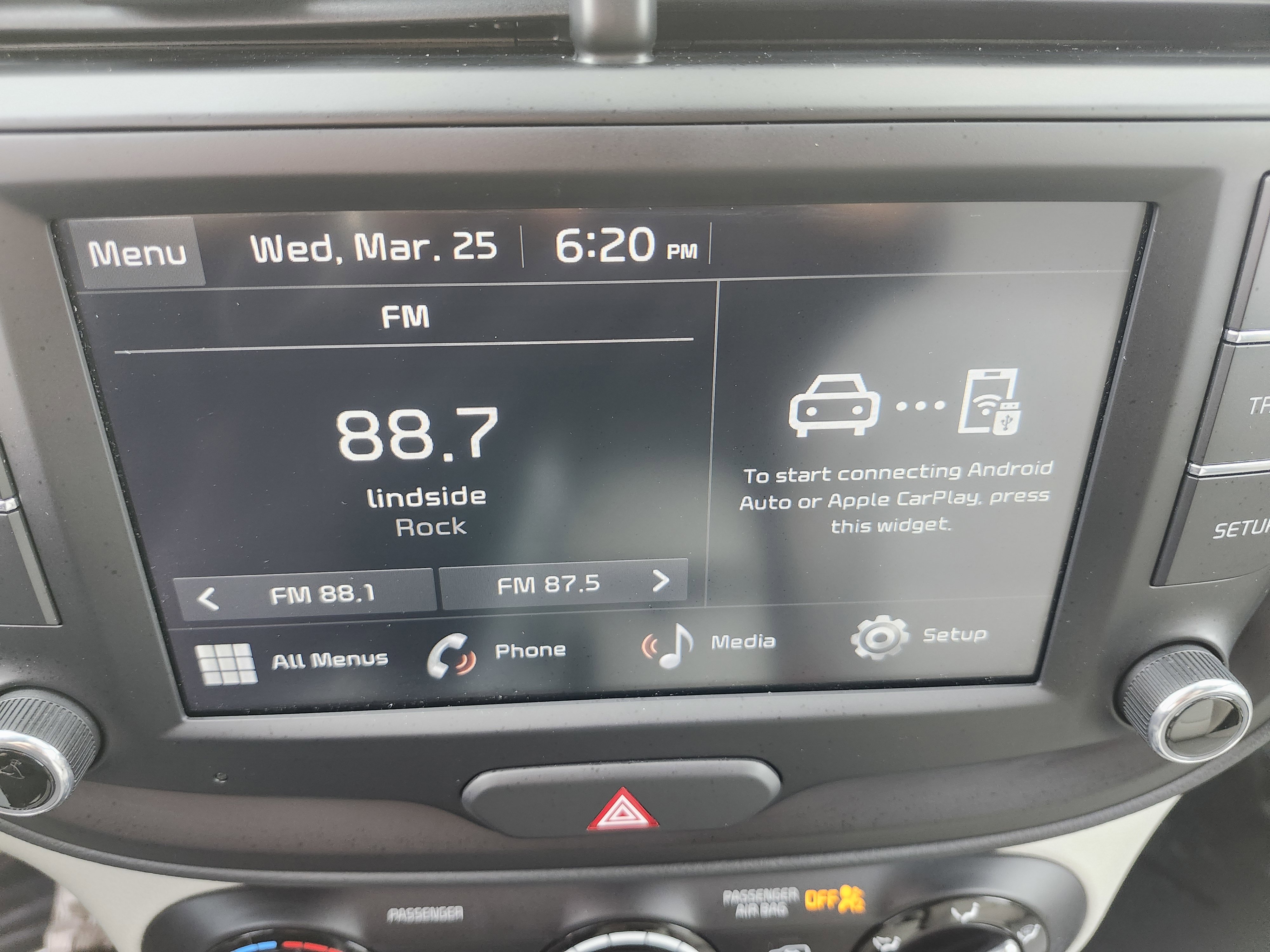 Used 2025 Kia Soul LX w/ LX Technology Package FWD image 4