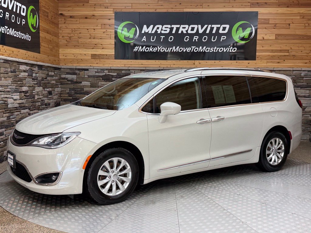 Used 2019 Chrysler Pacifica Touring-L w/ Advanced Safetytec Group FWD image 10