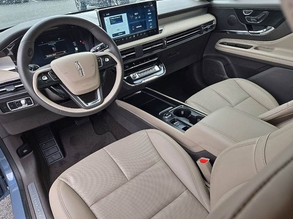 Used 2023 Lincoln Corsair AWD w/ Equipment Group 101A image 20