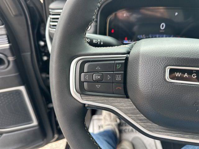 Certified 2024 Jeep Wagoneer Series II w/ Flexible Seating Group RWD image 23
