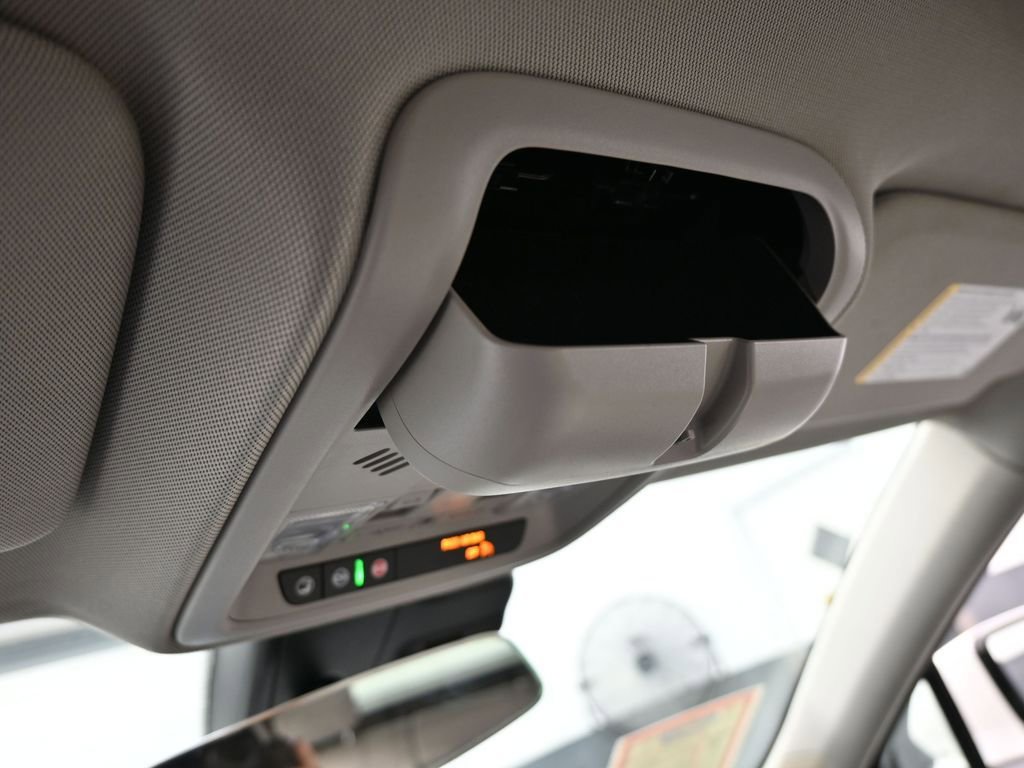 Used 2023 Cadillac XT4 Luxury image 28