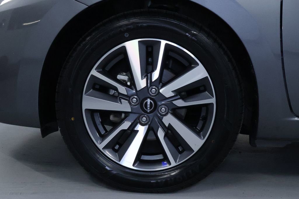 Used 2023 Nissan Versa SV image 28