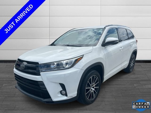 Used 2017 Toyota Highlander SE FWD image 7