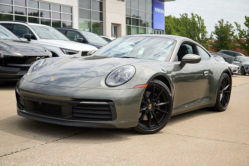 Used 2022 Porsche 911 Carrera 4S AWD/4WD image 2