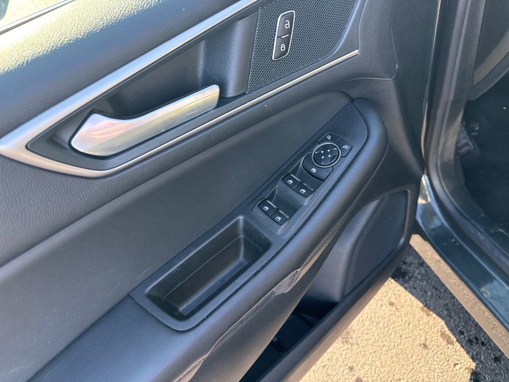 Used 2024 Ford Edge SEL w/ Cargo Accessory Package image 14