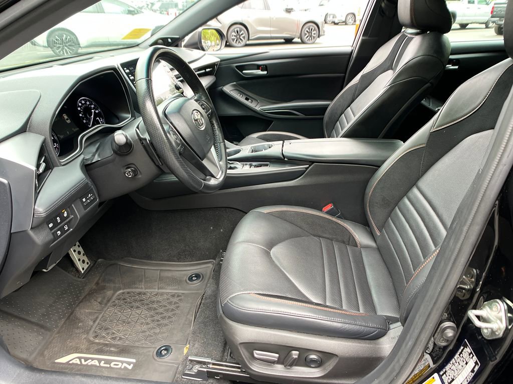 Used 2019 Toyota Avalon Touring w/ Advanced Safety Package FWD image 9