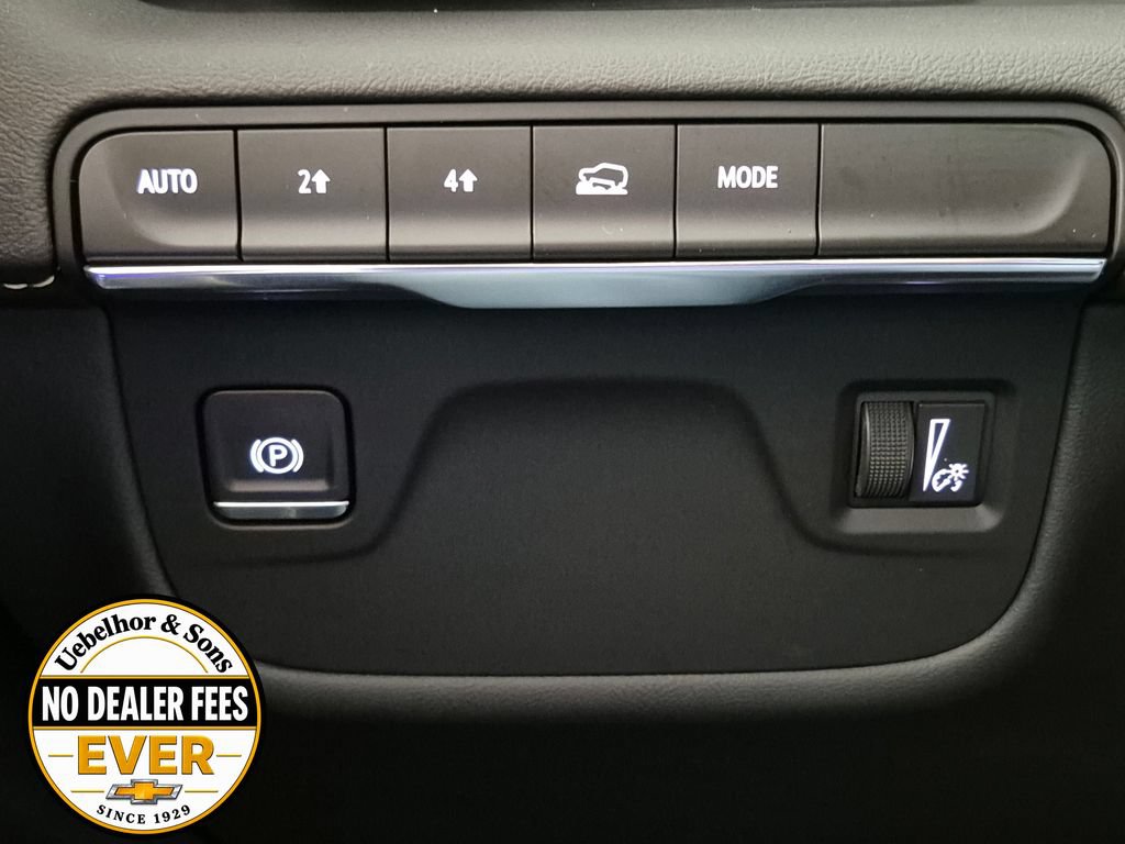Certified 2023 Cadillac Escalade Luxury w/ LPO, Floor Liner Package AWD/4WD image 18