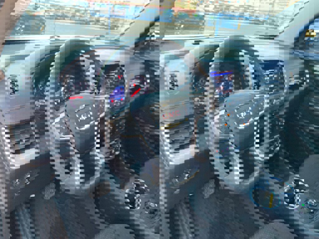 Used 2022 GMC Terrain SLE w/ Elevation Edition image 28