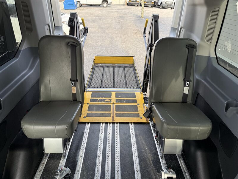 Used 2018 Ford Transit 150 XL RWD image 18