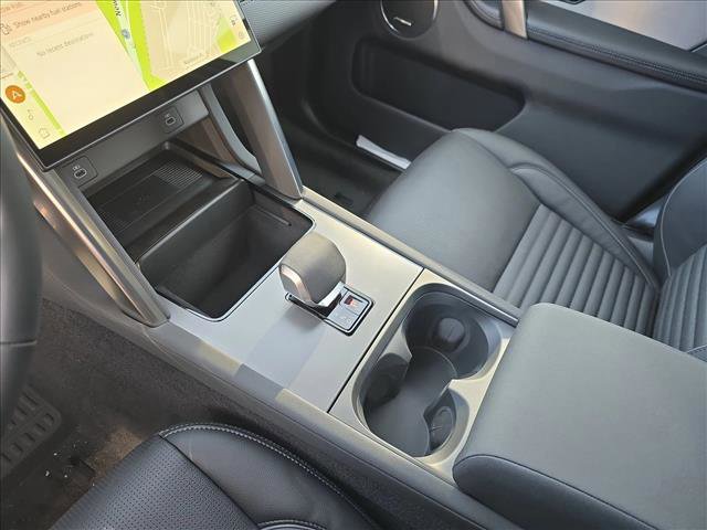 New 2025 Land Rover Discovery Sport Dynamic SE image 24