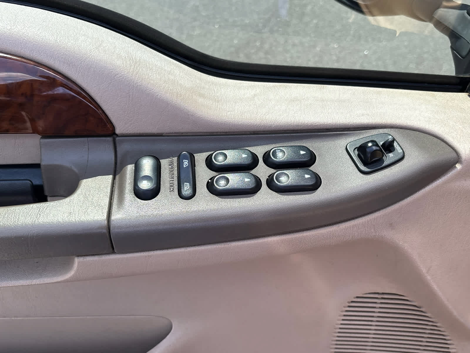 Used 2004 Ford F250 Lariat AWD/4WD image 12