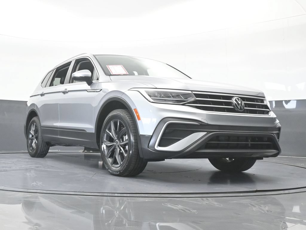 Used 2024 Volkswagen Tiguan SE FWD image 65
