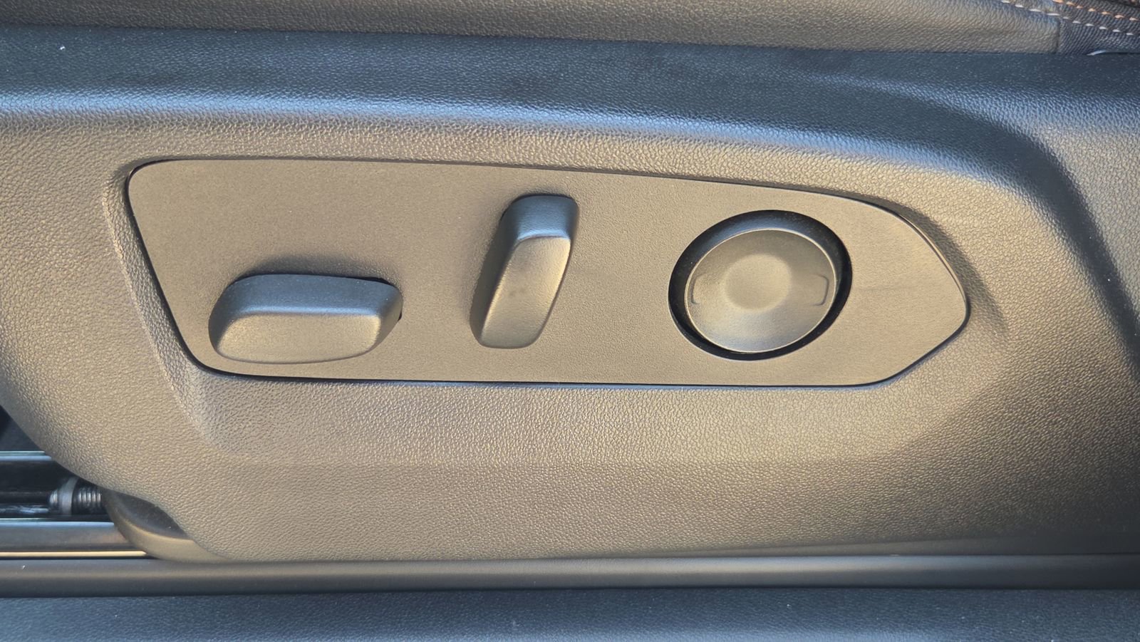 Used 2022 Chevrolet Silverado 1500 High Country w/ Z71 Off-Road Package image 33