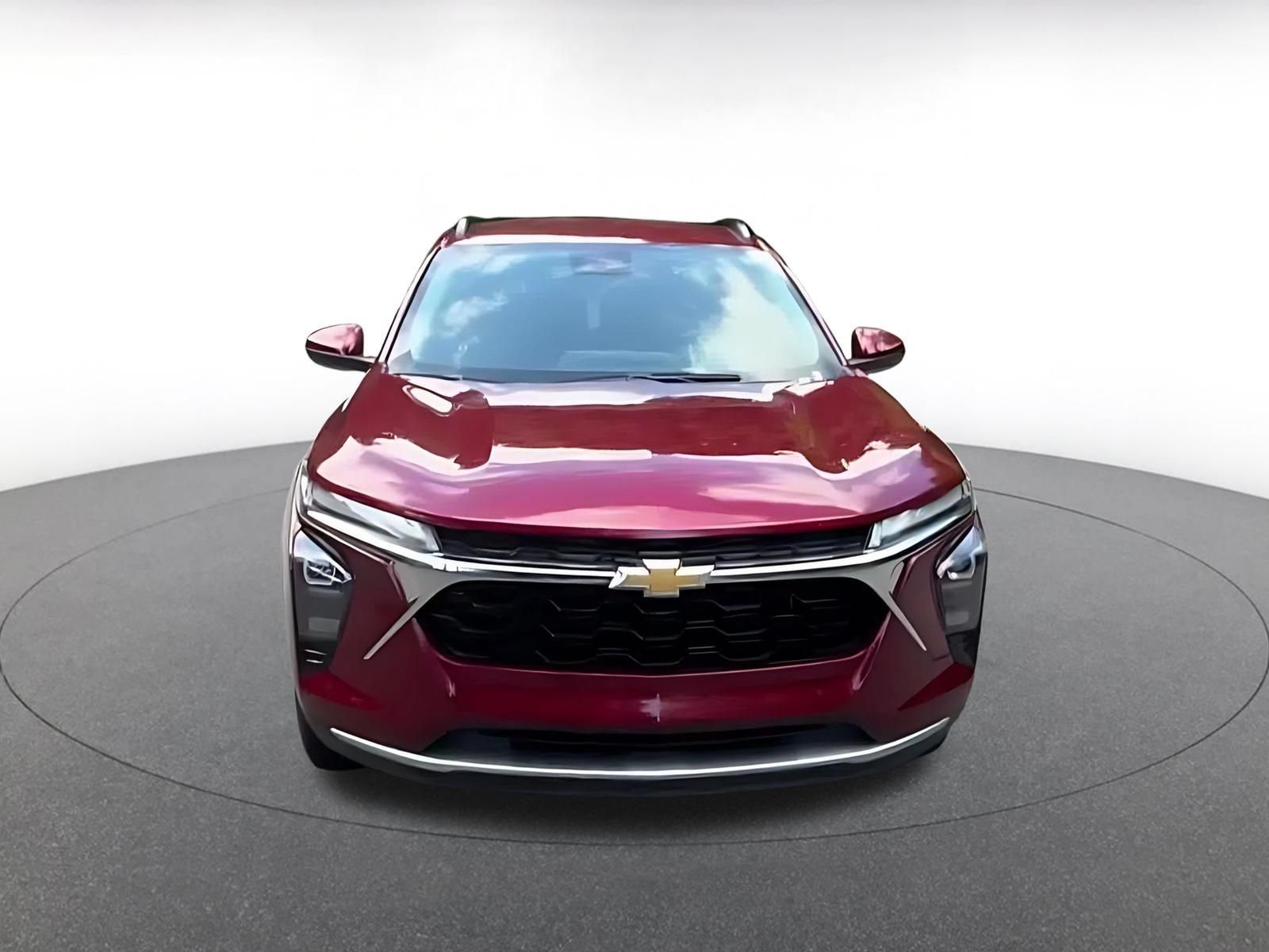 Used 2025 Chevrolet Trax LT w/ LT Convenience Package FWD image 4