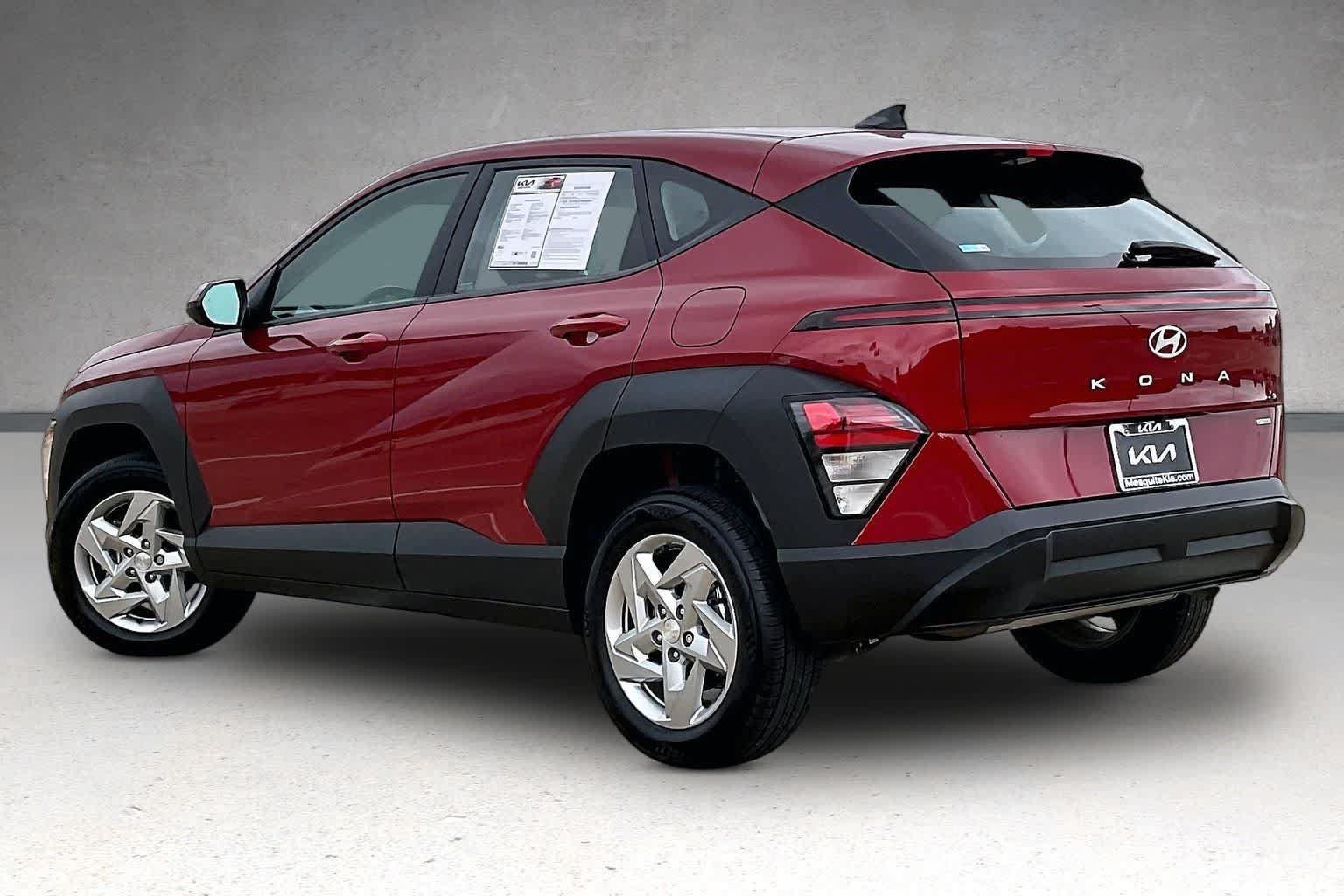 Used 2024 Hyundai Kona SE AWD/4WD image 4