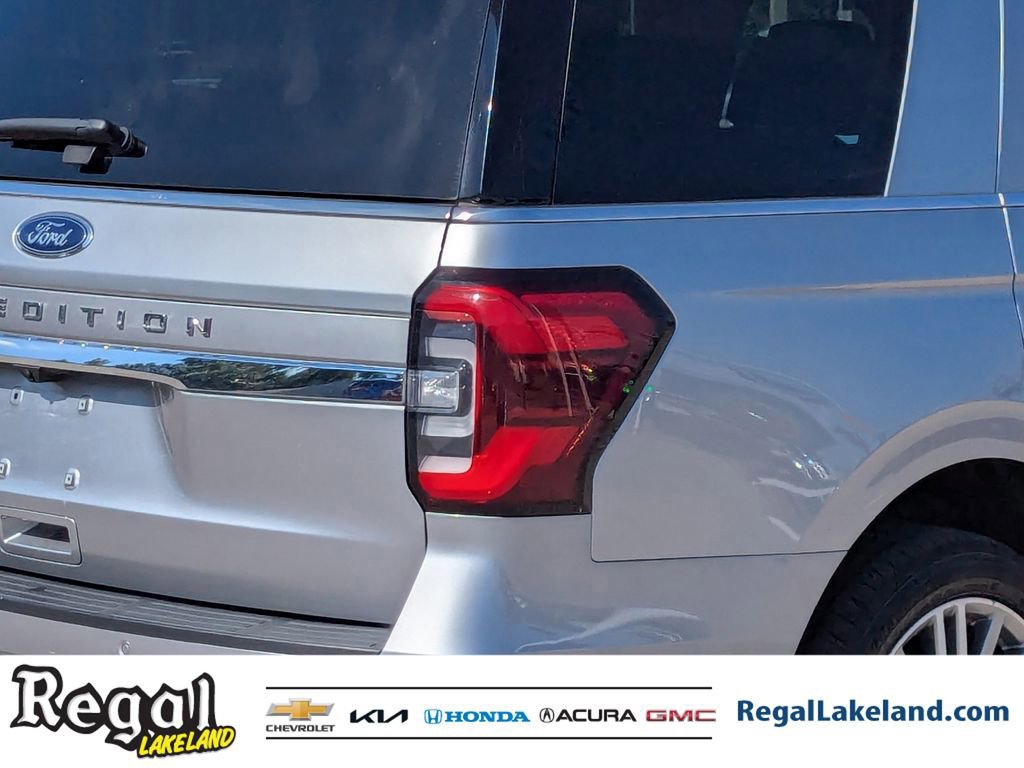 Used 2024 Ford Expedition Limited image 7