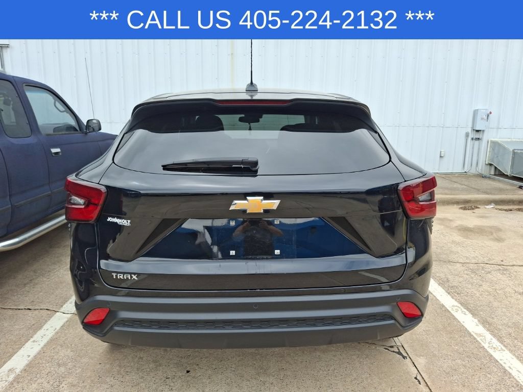 Used 2025 Chevrolet Trax LS w/ Driver Confidence Package FWD image 22