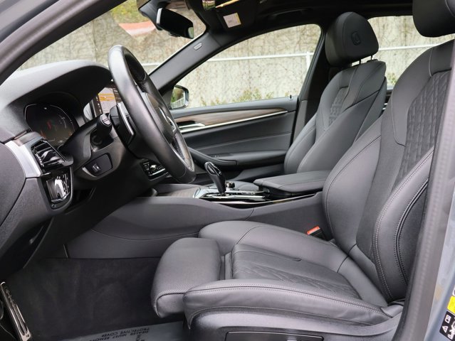 Used 2023 BMW 540i xDrive w/ Executive Package image 19
