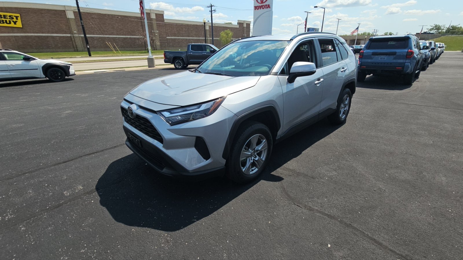 Certified 2025 Toyota RAV4 XLE AWD/4WD image 7