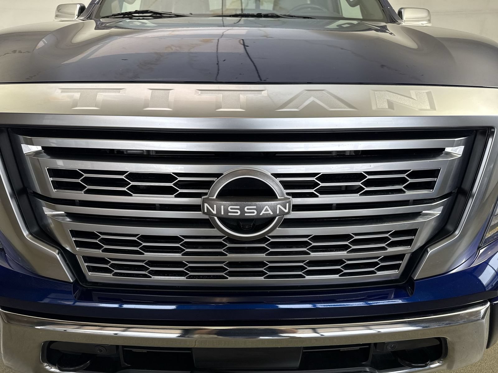 Used 2023 Nissan Titan Platinum Reserve w/ Off Road Protection Package AWD/4WD image 26