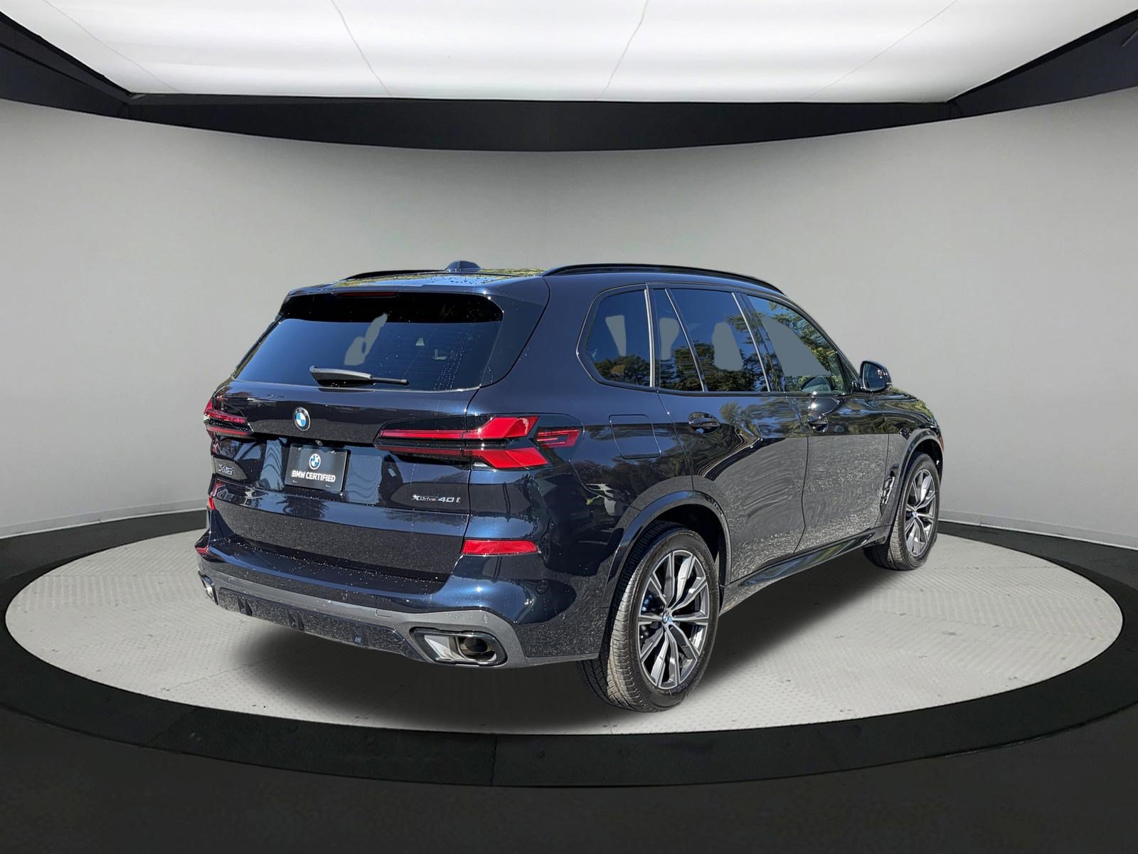 Certified 2026 BMW X5 xDrive40i w/ M Sport Package AWD/4WD image 6