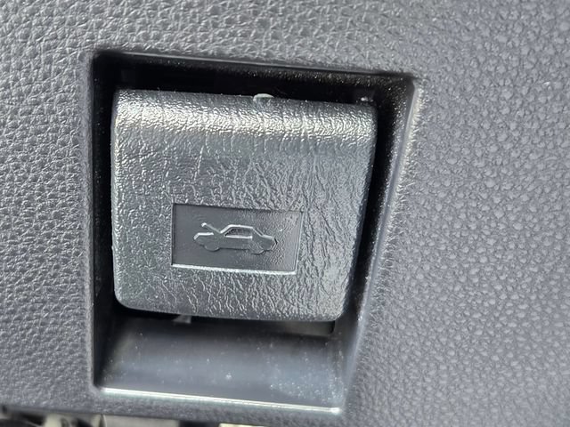 Used 2024 Toyota Corolla LE FWD image 17