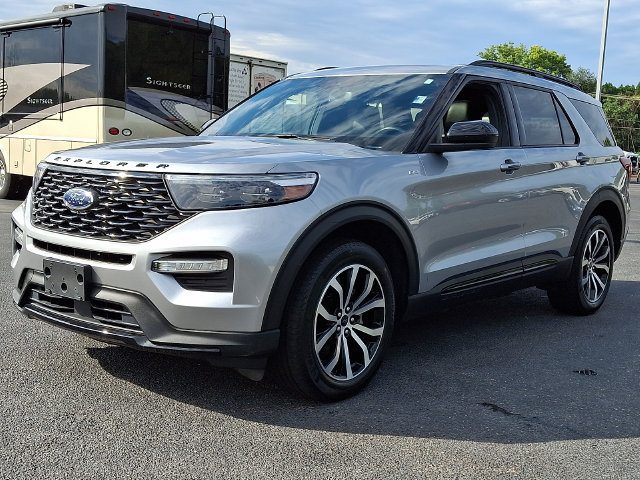 Used 2022 Ford Explorer ST-Line w/ Class IV Trailer Tow Package AWD/4WD image 6