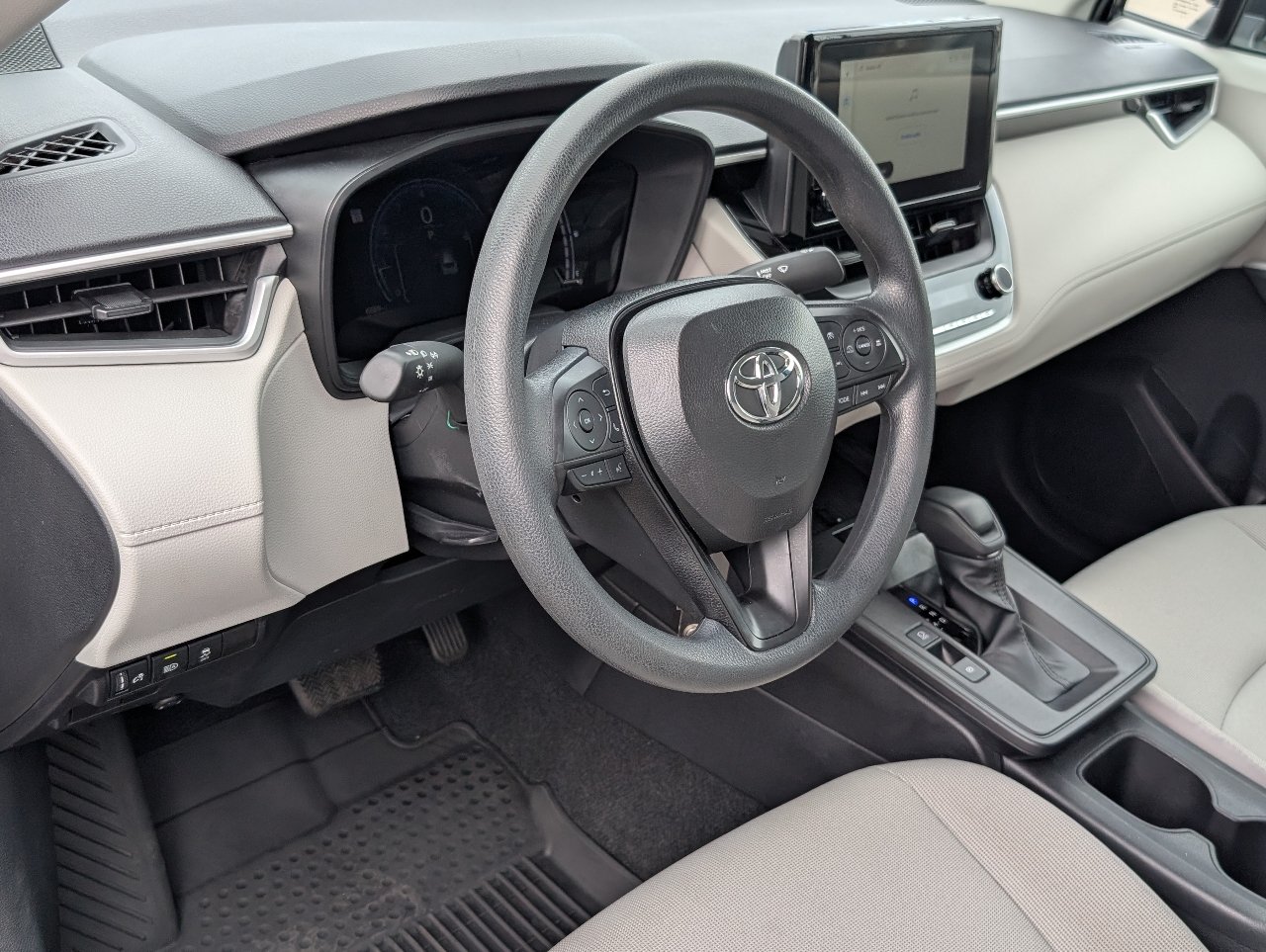 Used 2026 Toyota Corolla Cross L FWD image 14