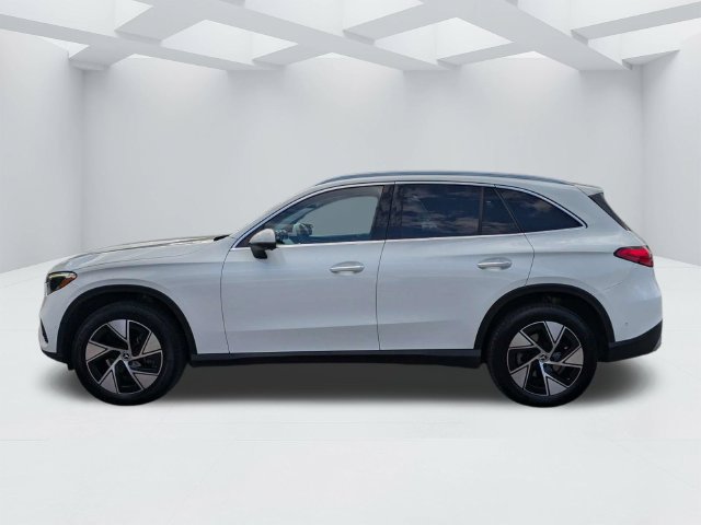 Used 2023 Mercedes-Benz GLC 300 w/ Exclusive Trim Package image 9