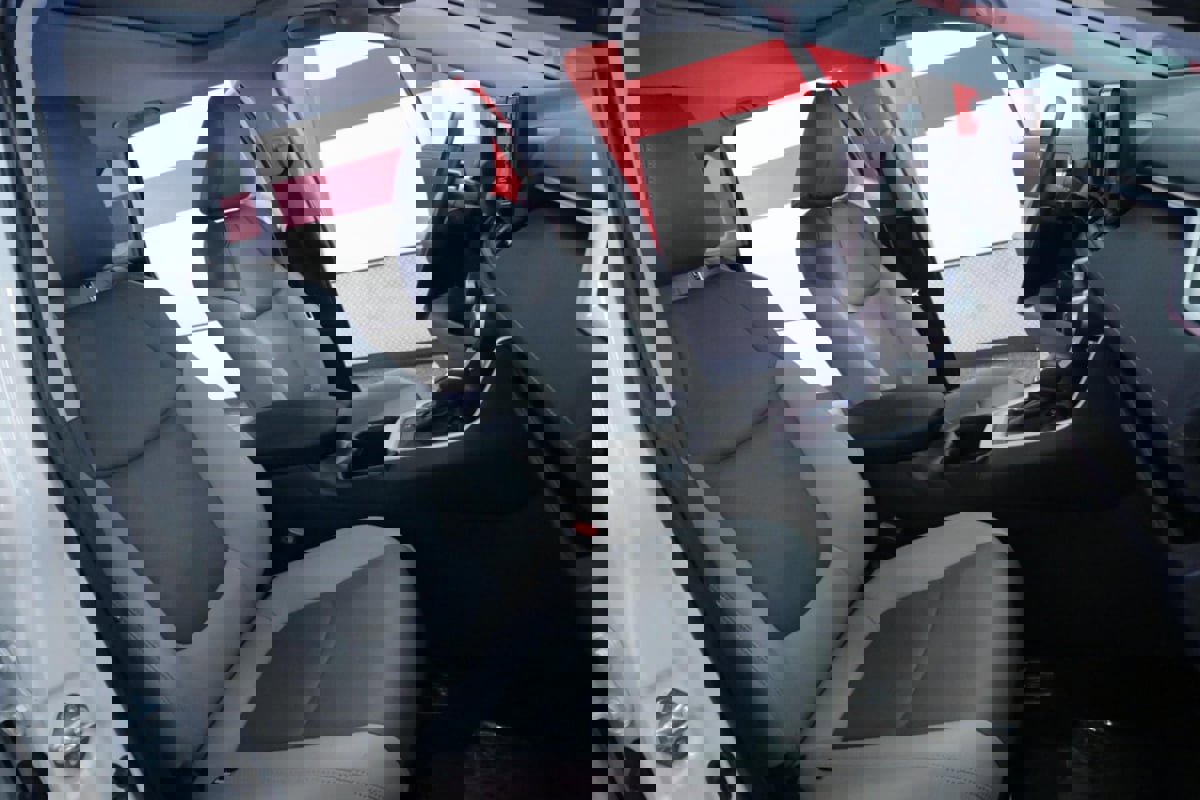 Used 2022 Toyota RAV4 XLE Premium image 21