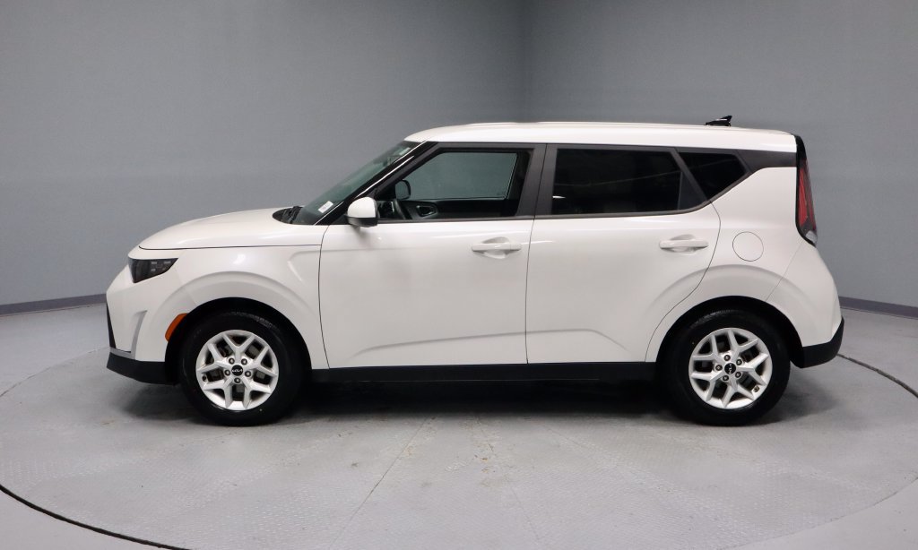Used 2023 Kia Soul LX w/ LX Technology Package FWD image 7