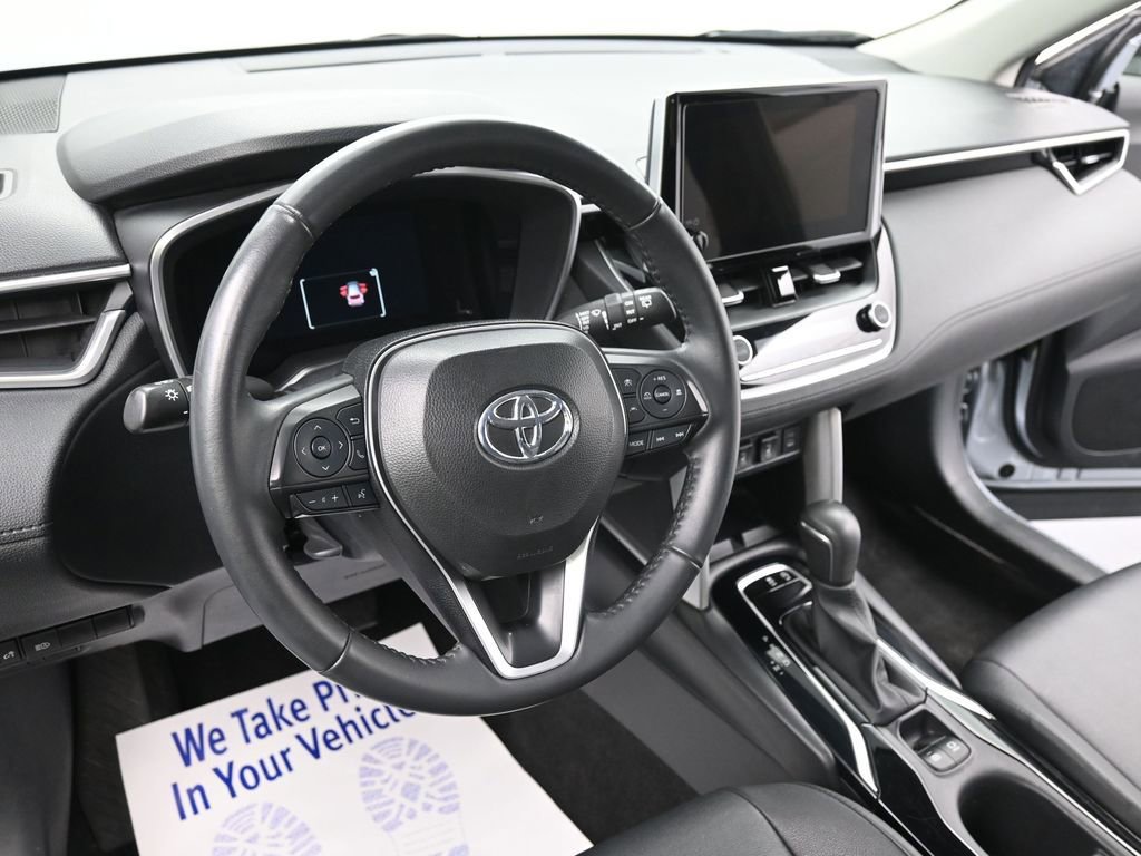 Used 2024 Toyota Corolla Cross XLE image 15