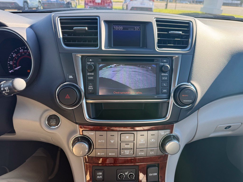 Used 2013 Toyota Highlander Limited AWD/4WD image 16