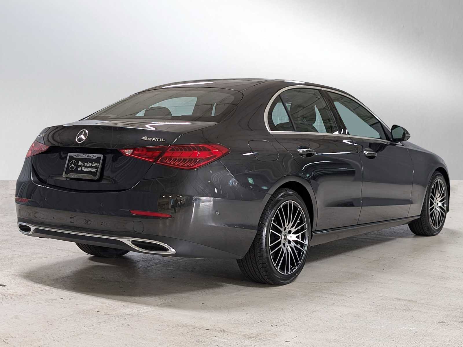 Used 2025 Mercedes-Benz C 300 4MATIC Sedan image 3