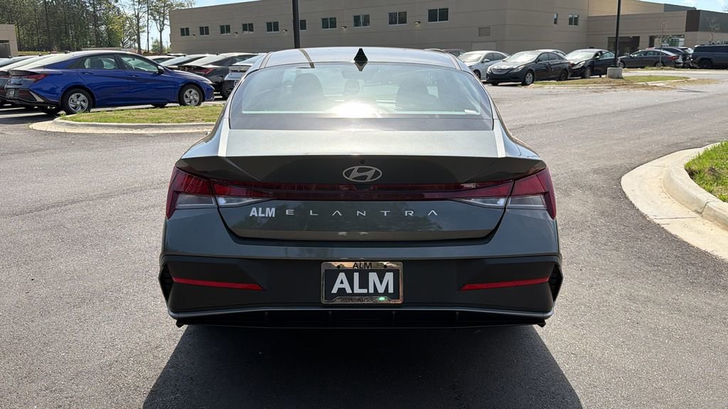 New 2026 Hyundai Elantra SE image 6