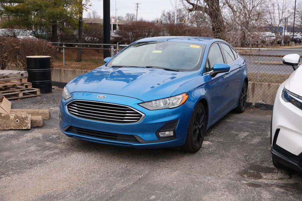 Used 2019 Ford Fusion SE w/ Equipment Group 151A image 4