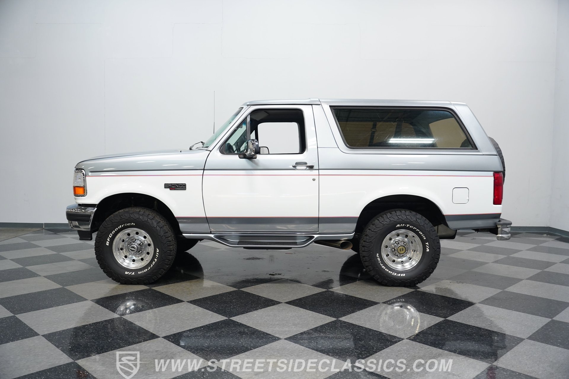 Used 1995 Ford Bronco XLT image 7